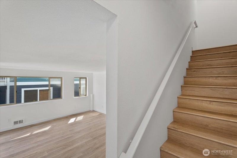 216 Broadway 3