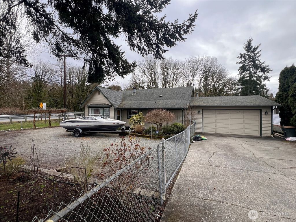 Photo of 25003 16th Avenue S, Des Moines, WA 98198 (MLS # 2408259)
