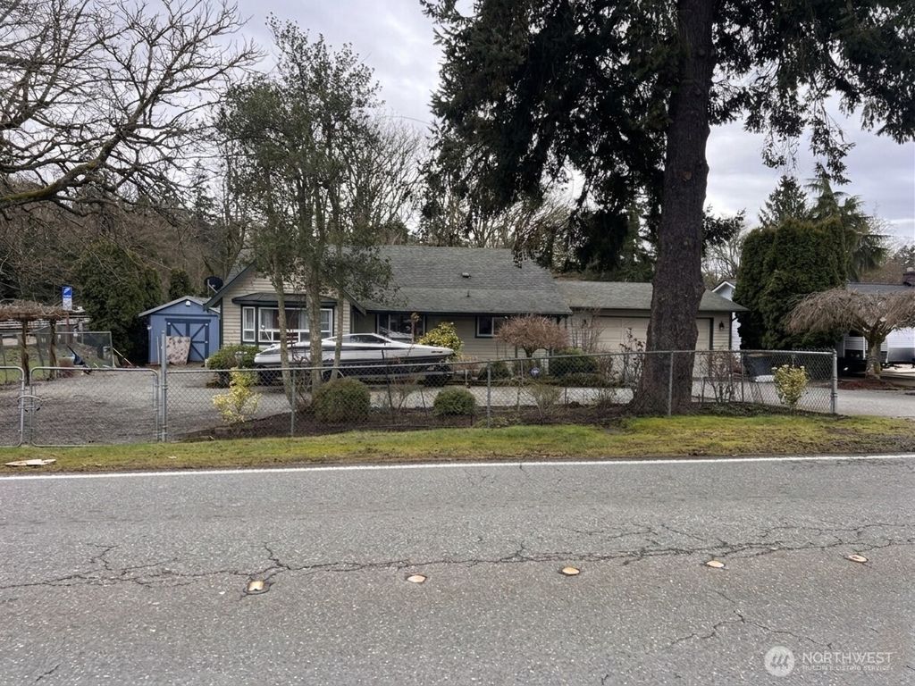 Photo of 25003 16th Avenue S, Des Moines, WA 98198 (MLS # 2408259)