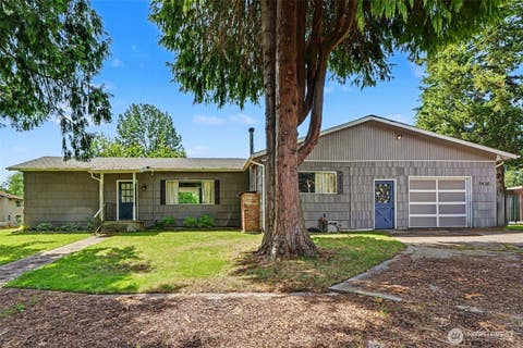 Photo of 5428 Seahurst Avenue, Everett, WA 98203 (MLS # 2533268)
