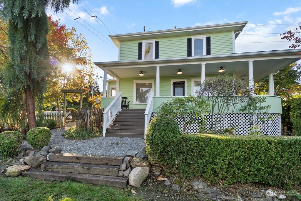 Photo of 2115 Main Street, Everett, WA 98203 (MLS # 2184467)