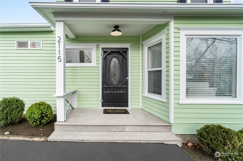 Photo of 2115 Main Street, Everett, WA 98203 (MLS # 2184467)