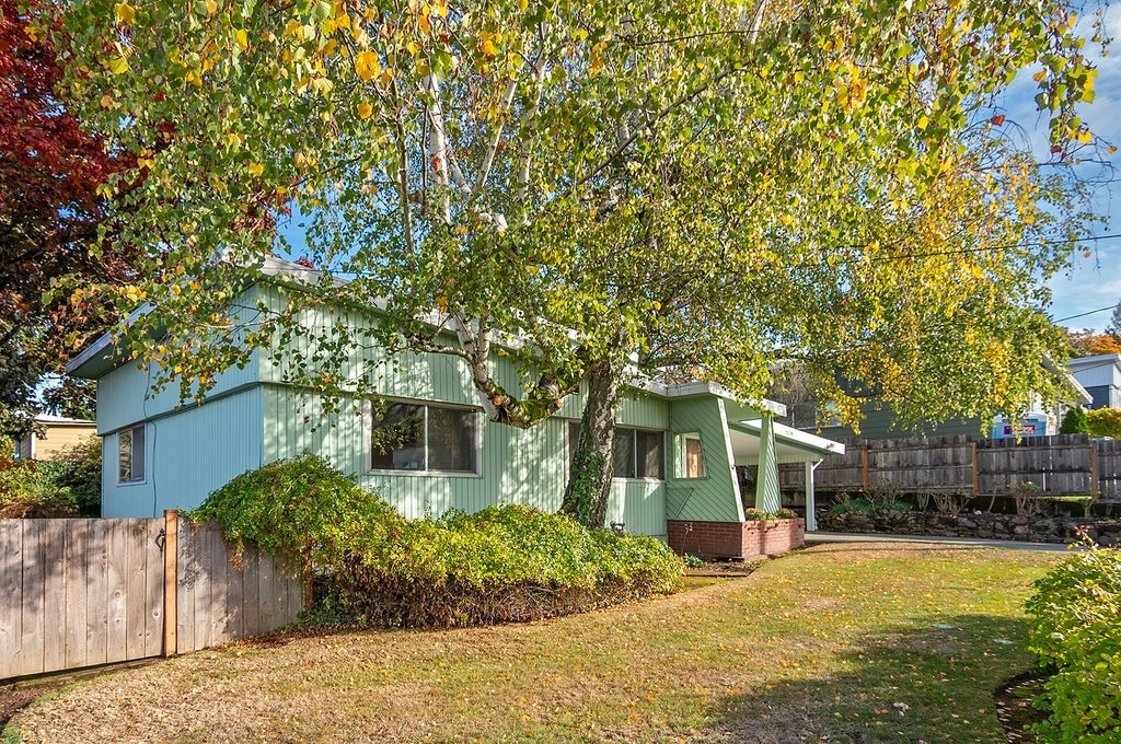 Photo of 2214 NE 7th Street, Renton, WA 98056 (MLS # 2599493)
