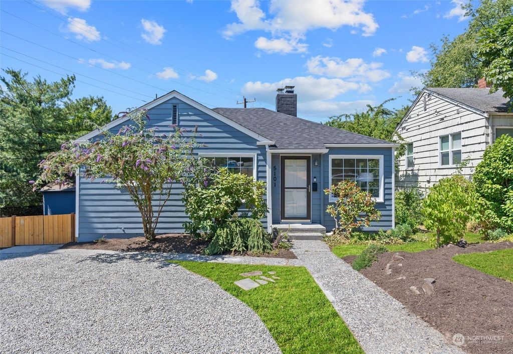 Photo of 5101 29th Avenue NE, Seattle, WA 98105 (MLS # 2318078)