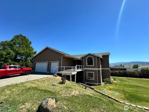 Photo of 3639 Ridgeview Boulevard, Wenatchee, WA 98801 (MLS # 2407450) Photo of 3639 Ridgeview Boulevard, Wenatchee, WA 98801 (MLS # 2407450)