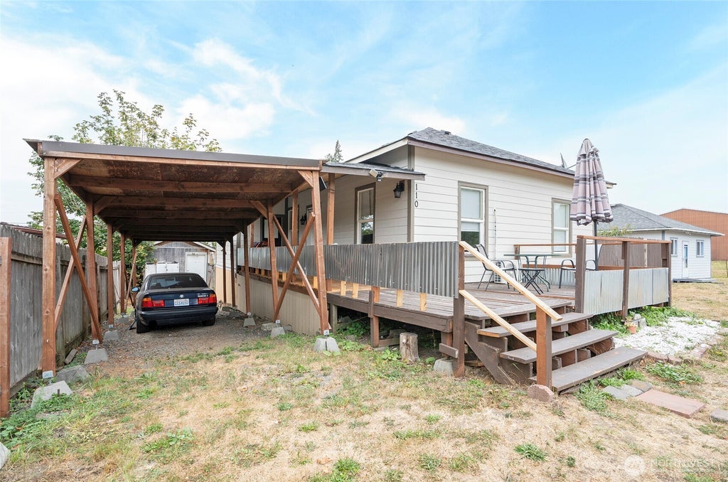 Photo of 110 Alder Street E, Eatonville, WA 98328 (MLS # 2574440)