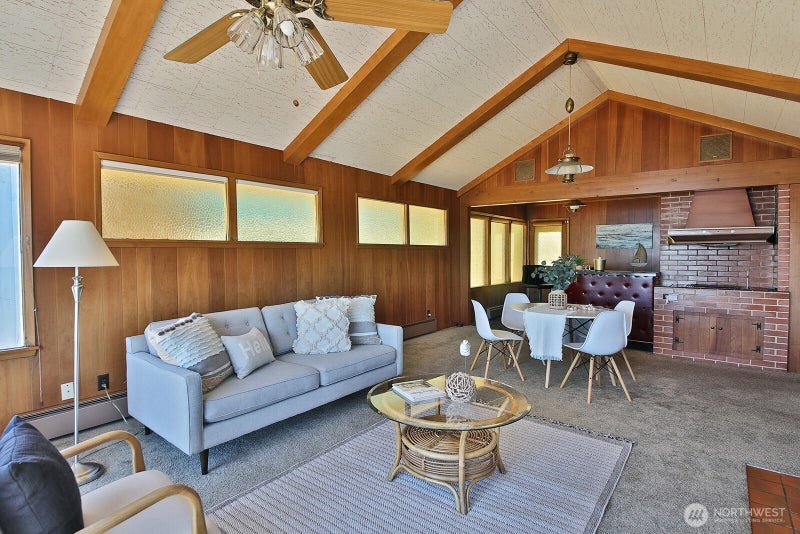 848 Old Beach Road