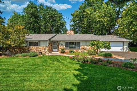 Photo of 1837 Pike Place, Walla Walla, WA 99362 (MLS # 2570117)
