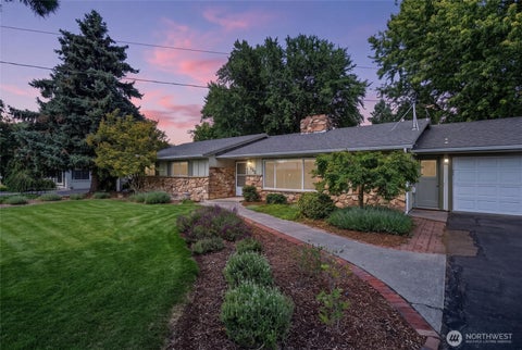 Photo of 1837 Pike Place, Walla Walla, WA 99362 (MLS # 2570117)
