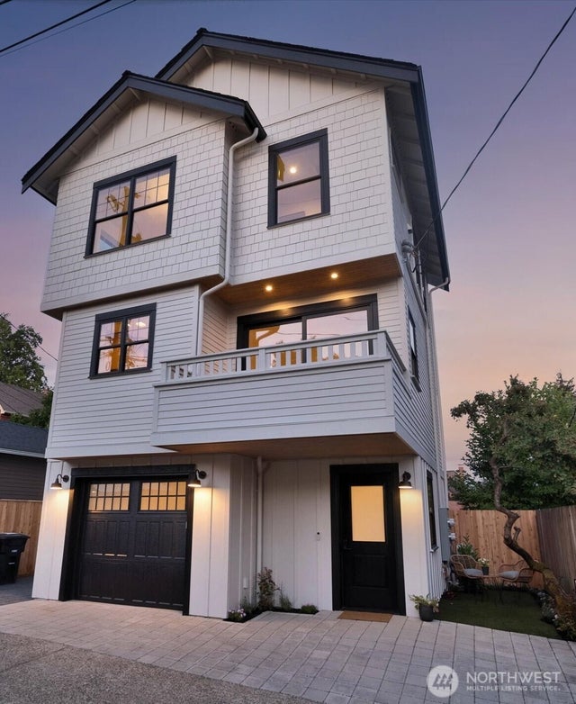 5549 34th Avenue NE, Seattle