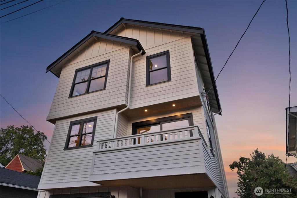Photo of 5549 B 34th Avenue NE, Seattle, WA 98105 (MLS # 2581211)