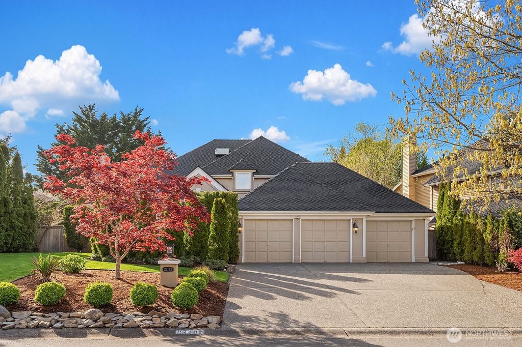 Photo of 27182 SE 27th Street, Sammamish, WA 98075 (MLS # 2512861)