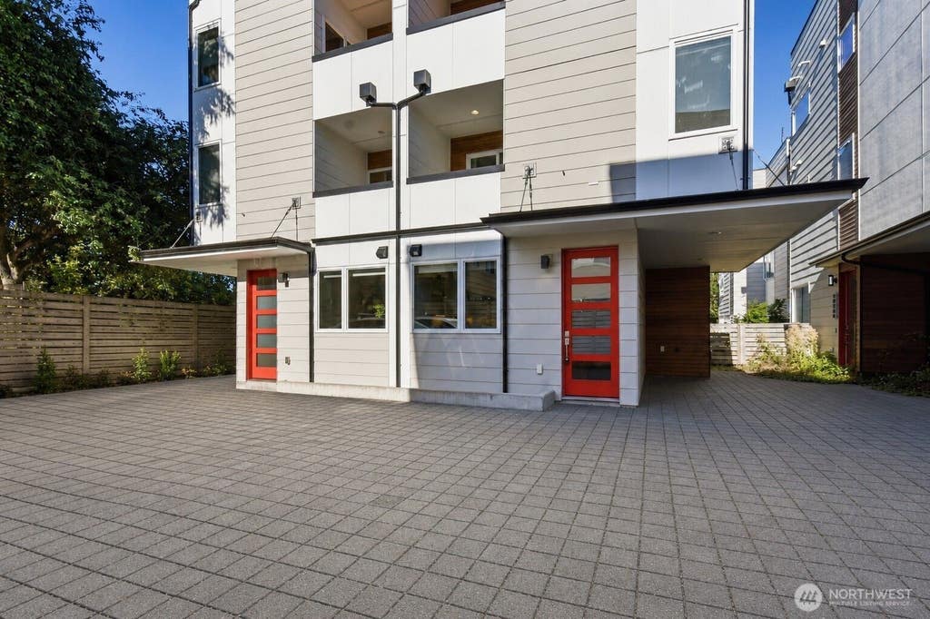 Photo of 1530 13th Avenue S #D, Seattle, WA 98144 (MLS # 2561953)