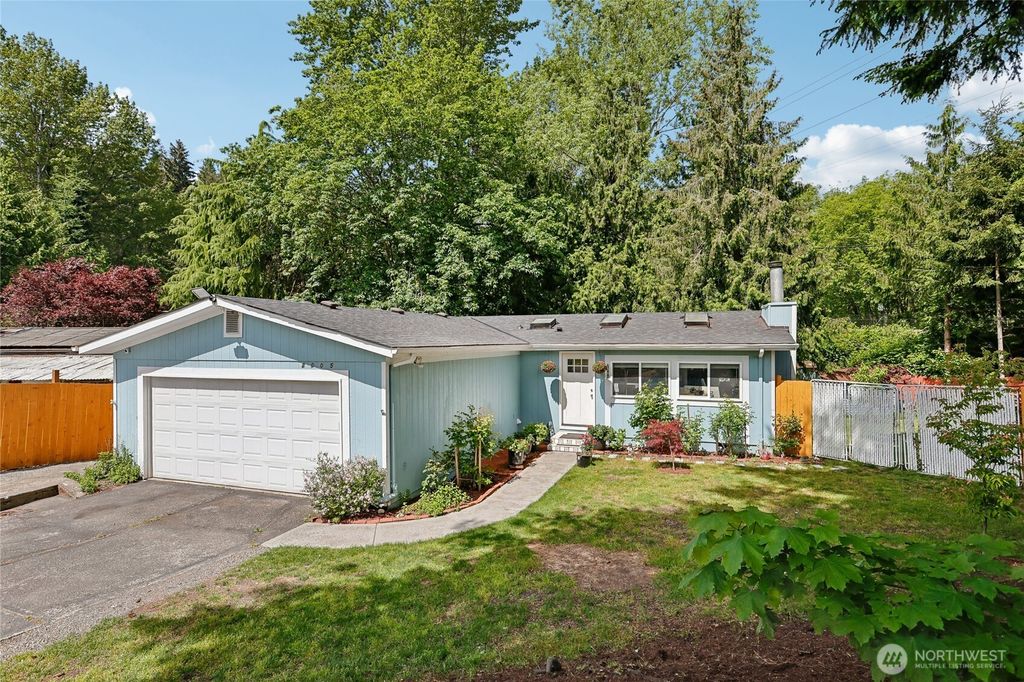 Photo of 2005 39th Avenue Ct SE, Puyallup, WA 98374 (MLS # 2526447)