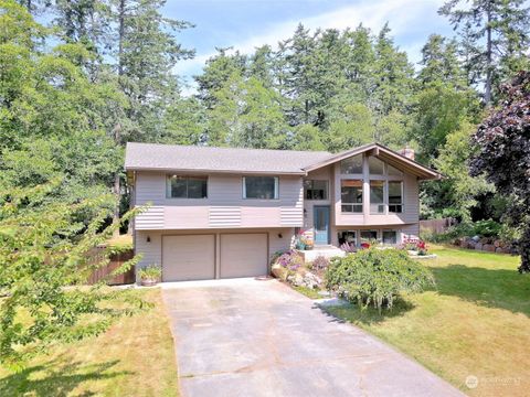 Photo of 2138 Norcliffe Way, Oak Harbor, WA 98277 (MLS # 2133846)