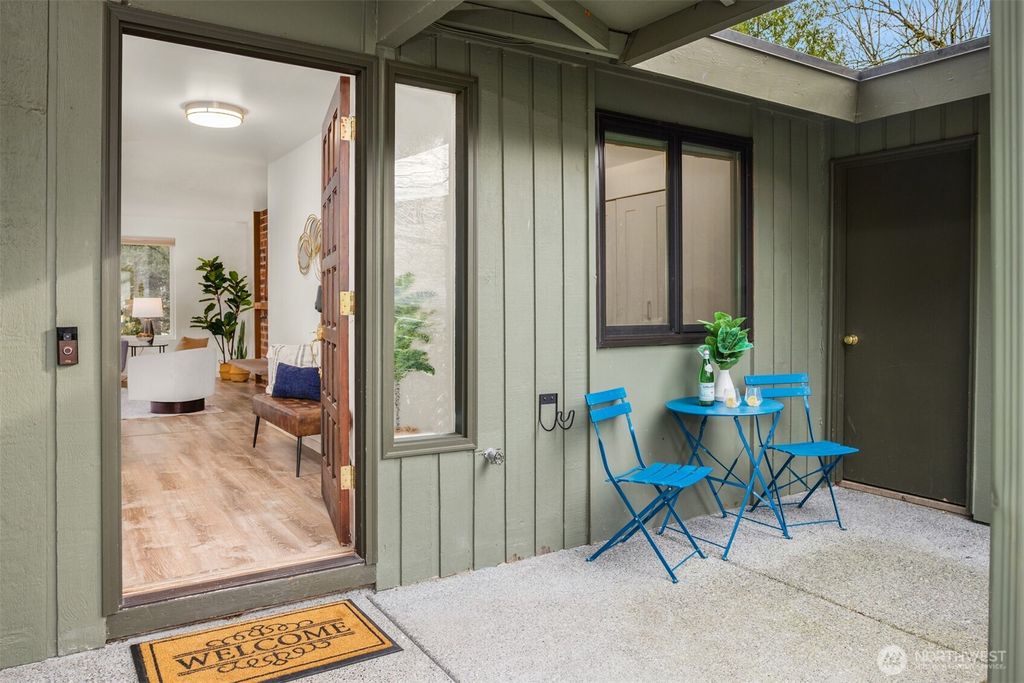 Photo of 6910 150th Avenue NE, Redmond, WA 98052 (MLS # 2469689)