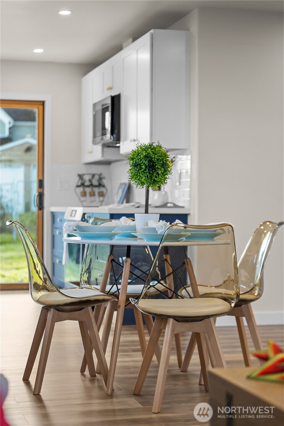 1422 E Wright Avenue