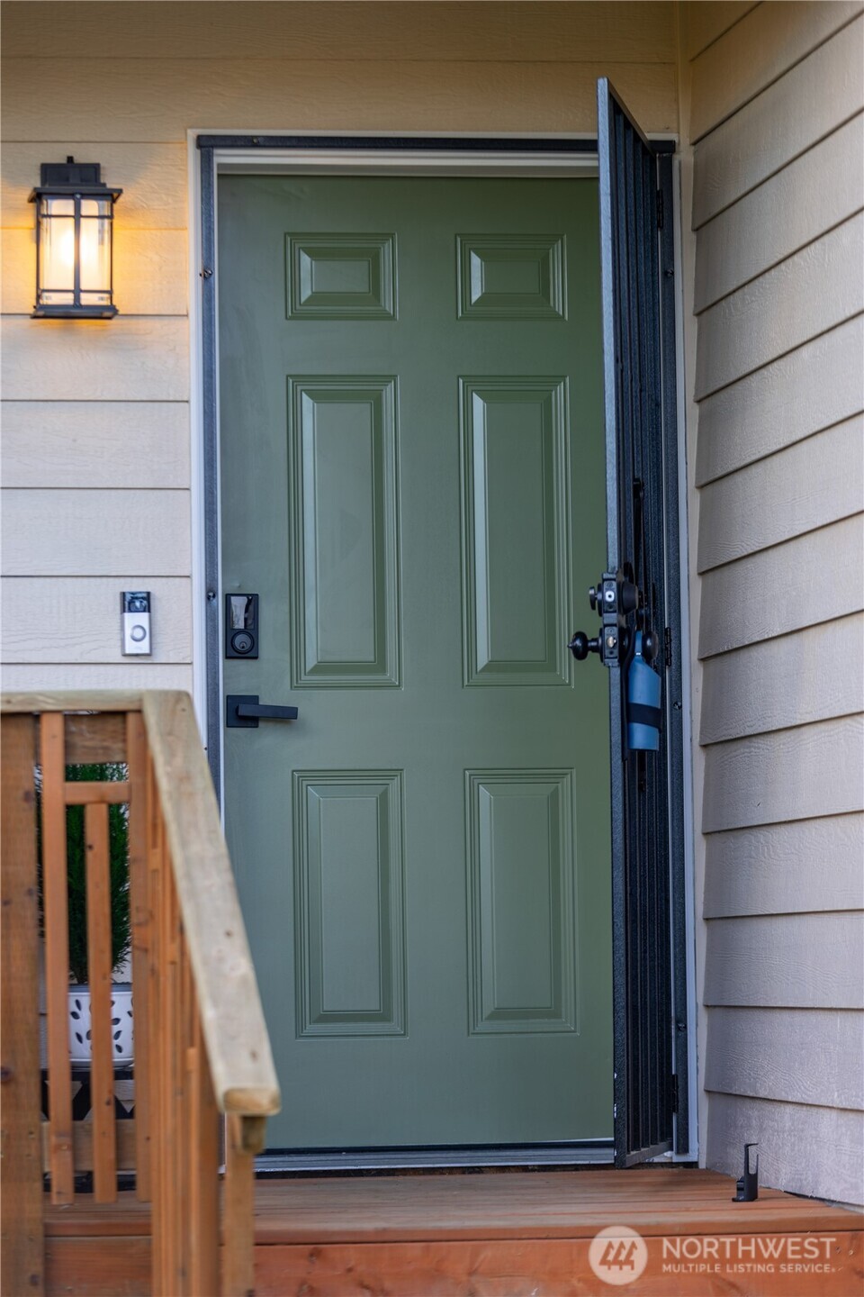 1422 E Wright Avenue