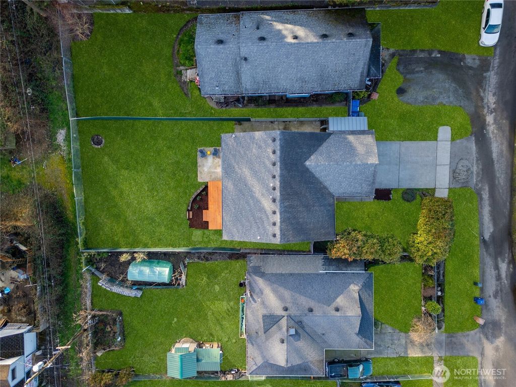 Photo of 1422 E Wright Avenue, Tacoma, WA 98404 (MLS # 2483143)