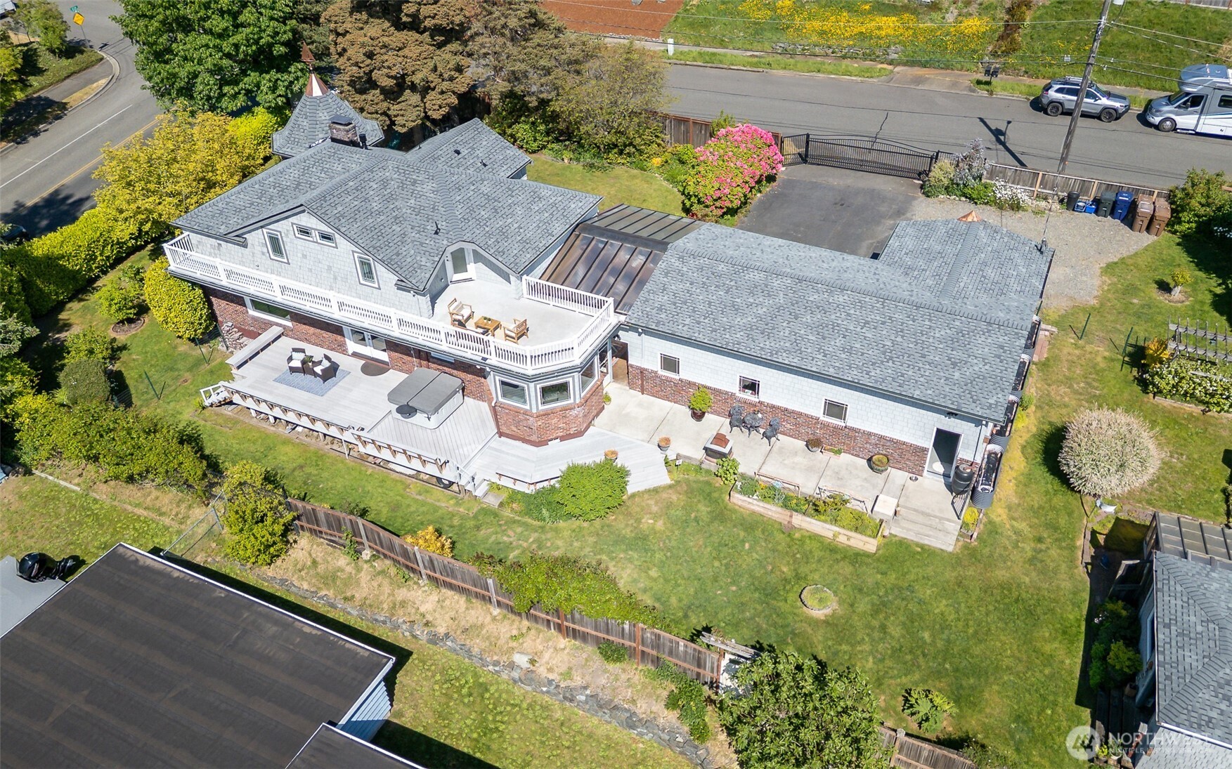 902 S Sunset Drive