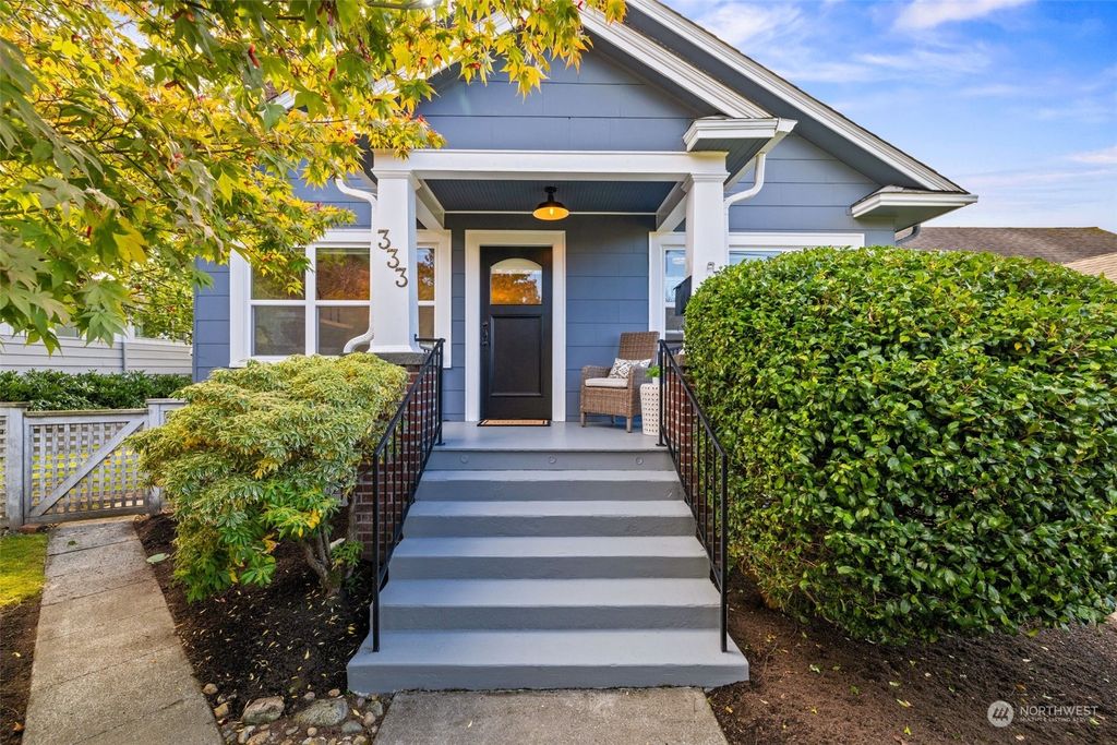 Photo of 333 NW 74th Street, Seattle, WA 98117 (MLS # 2290905)