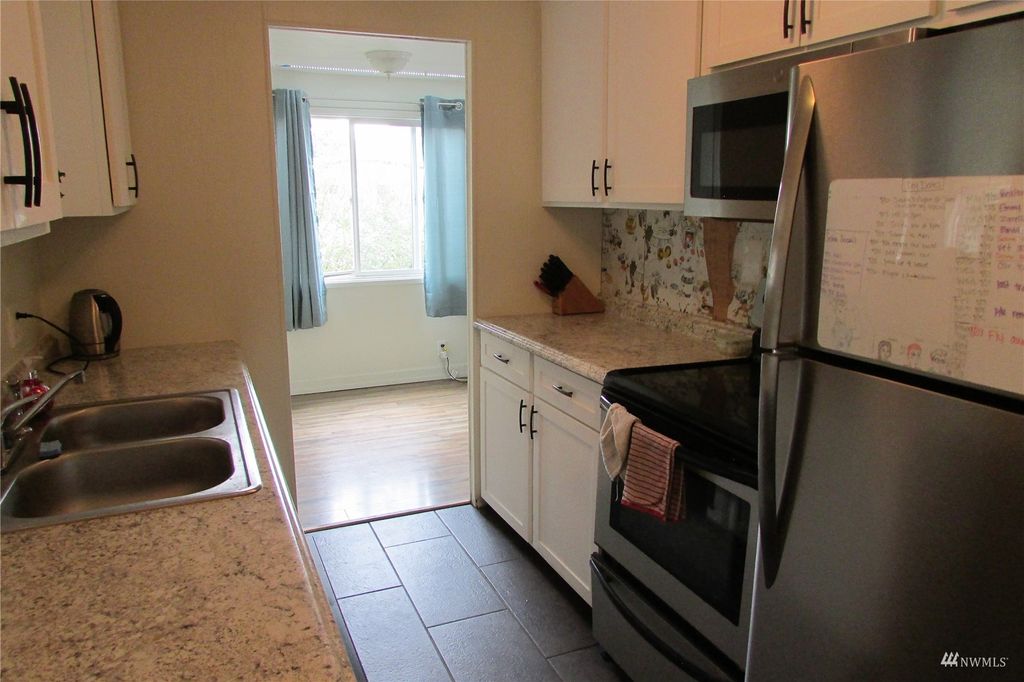 Photo of 1919 196th Street SW #63, Lynnwood, WA 98036 (MLS # 1995091)