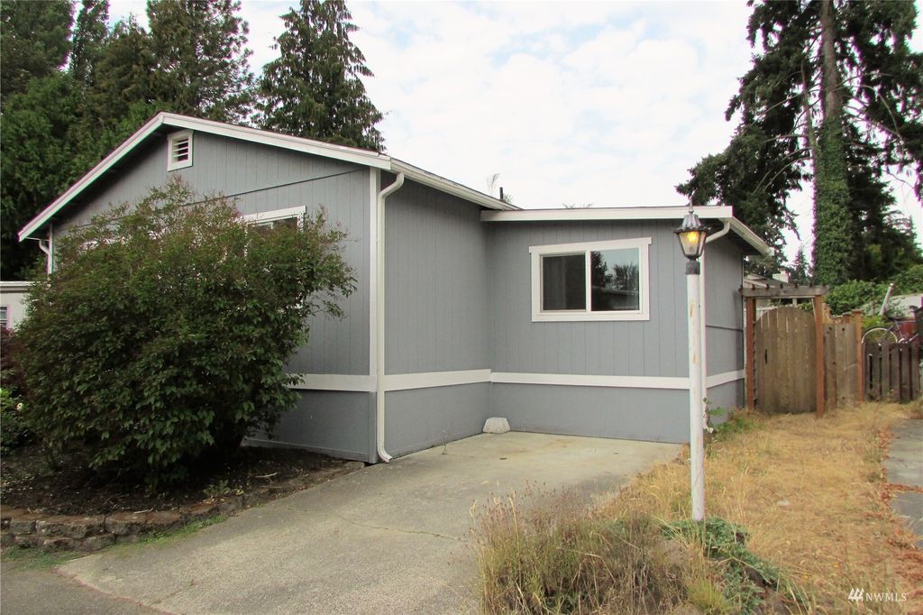 Photo of 1919 196th Street SW #63, Lynnwood, WA 98036 (MLS # 1995091)