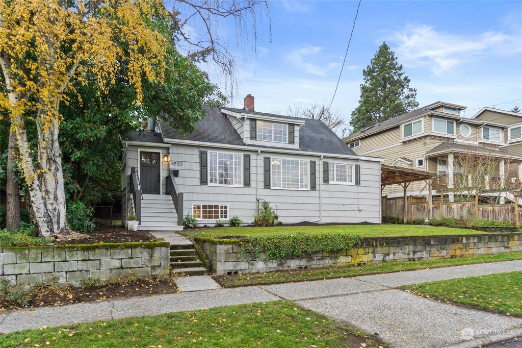 Photo of 5529 37th Avenue NE, Seattle, WA 98105 (MLS # 2315603)