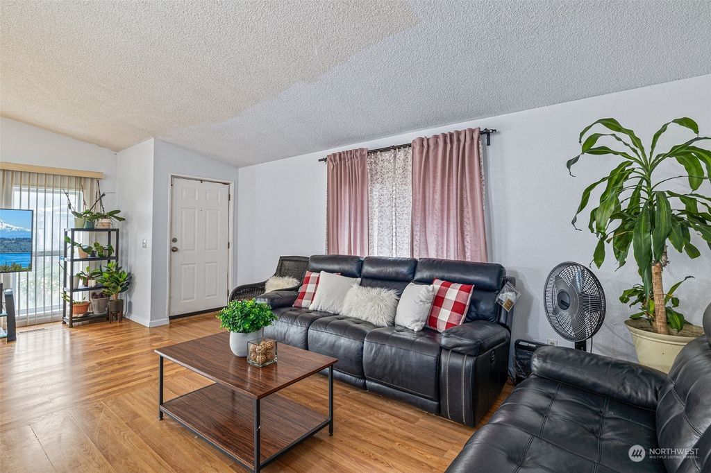 Photo of 27468 148th Place SE, Kent, WA 98042 (MLS # 2314868)