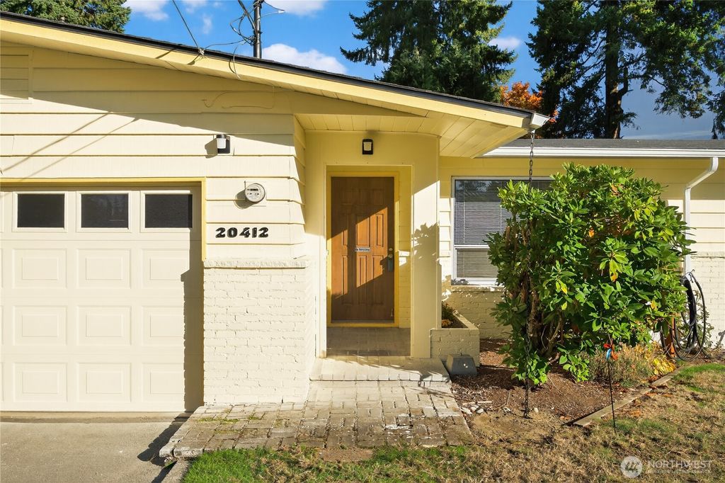 Photo of 20412 3rd Avenue S, Des Moines, WA 98198 (MLS # 2446352)