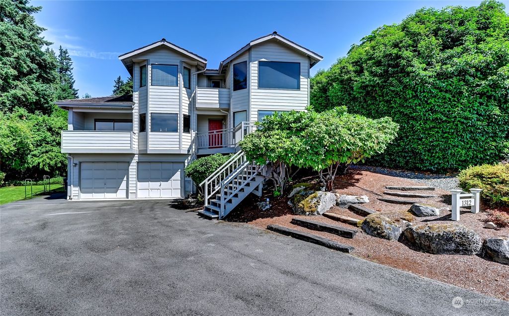 Photo of 1312 11th Place N, Edmonds, WA 98020 (MLS # 2145837)