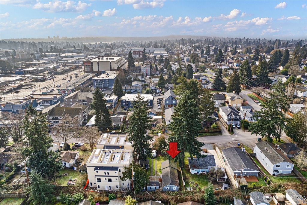 Photo of 920 N 101st St, Seattle, WA 98133 (MLS # 2480264)