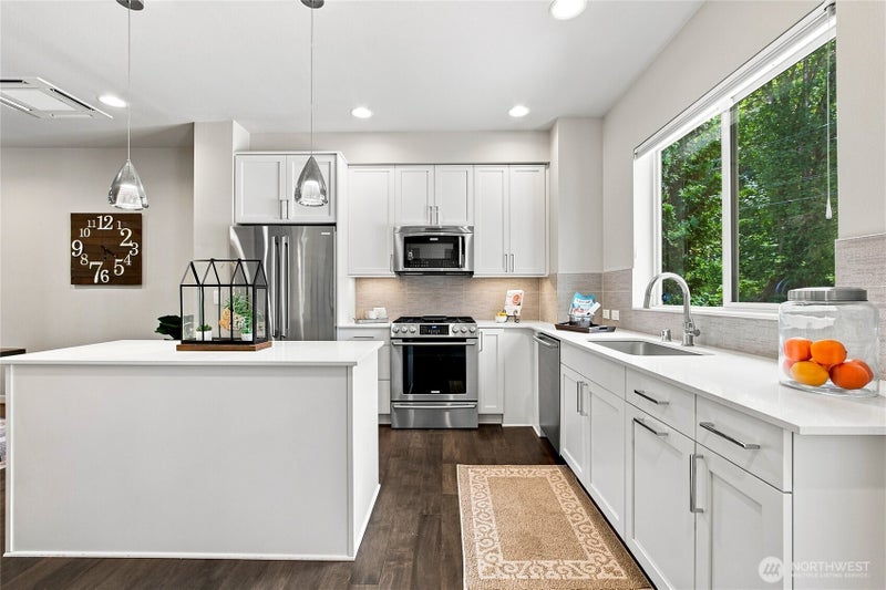 1946 Newport Way NW 16