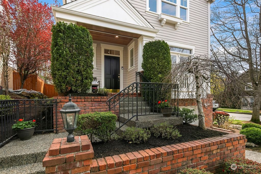 Photo of 1505 NE Iris Street, Issaquah, WA 98029 (MLS # 2220592)