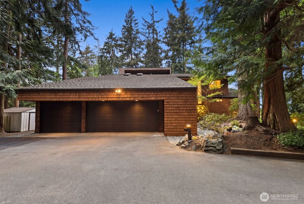Photo of 11730 Clearview Dr DR, Edmonds, WA 98026 (MLS # 2518985)