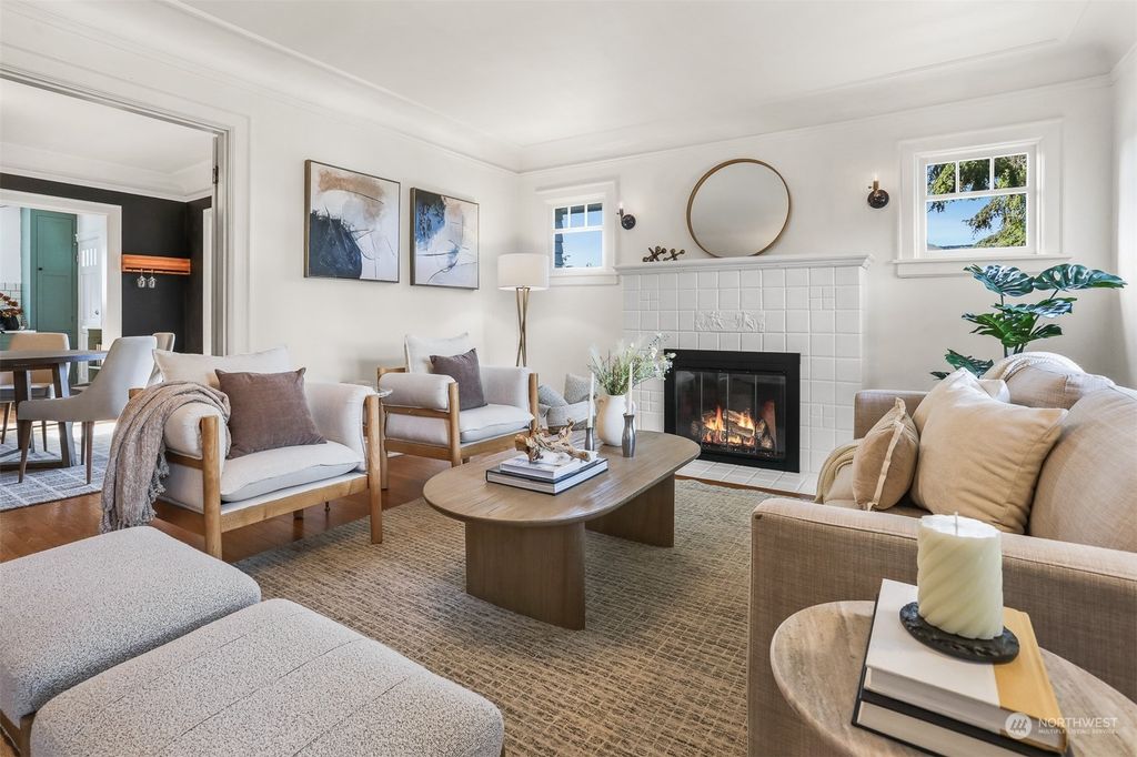 Photo of 1103 NE 55th Street, Seattle, WA 98105 (MLS # 2330005)
