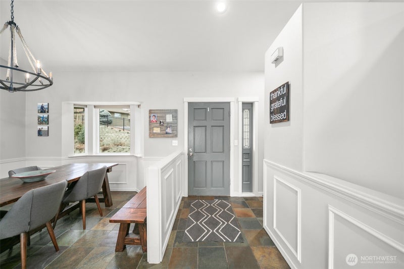 712 Vista View Place