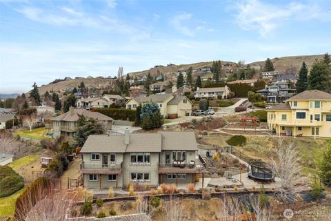 Photo of 712 Vista View Place, East Wenatchee, WA 98802 (MLS # 2476484)