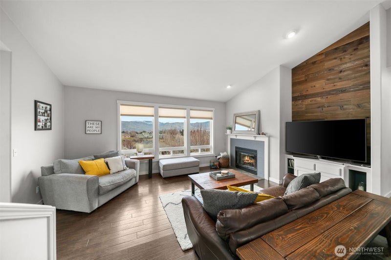 712 Vista View Place