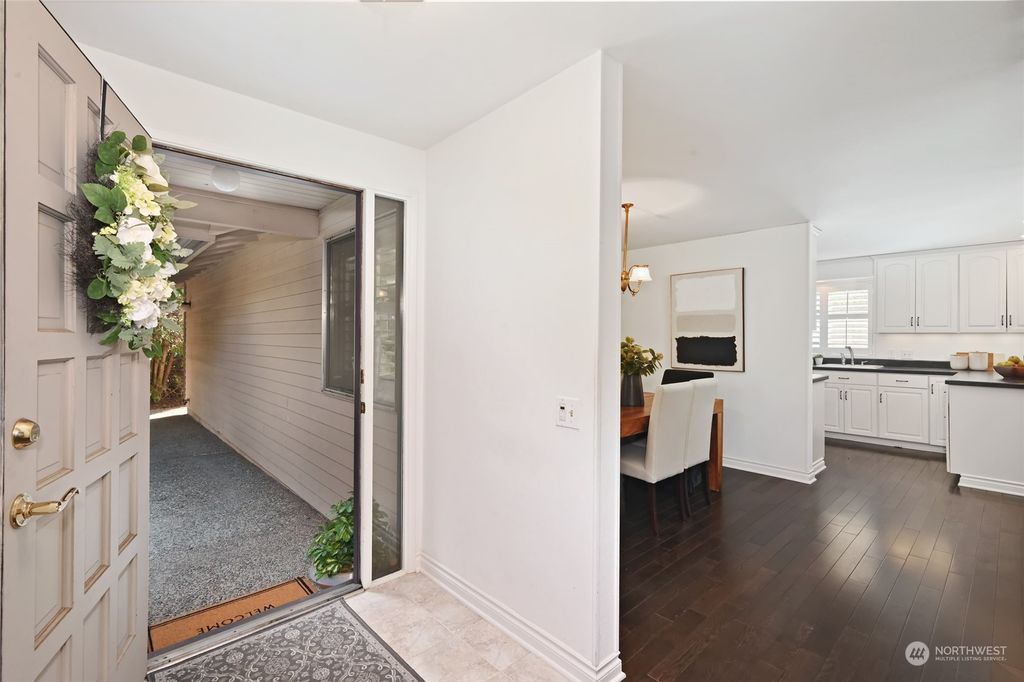 Photo of 10345 39th Avenue NE, Seattle, WA 98125 (MLS # 2201998)