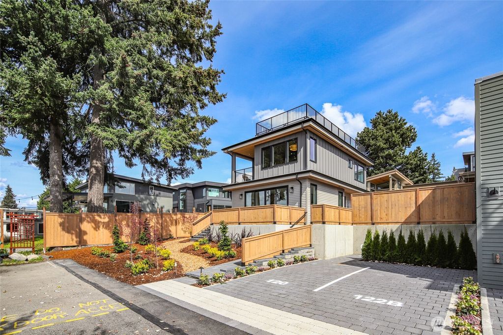 Photo of 120 15th Avenue, Kirkland, WA 98033 (MLS # 2358664)