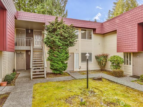 Photo of 501 141st Avenue SE #29, Bellevue, WA 98007 (MLS # 2502044)