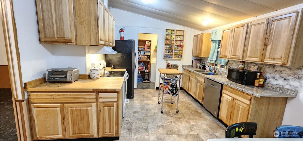 listing image 9361691543618803757