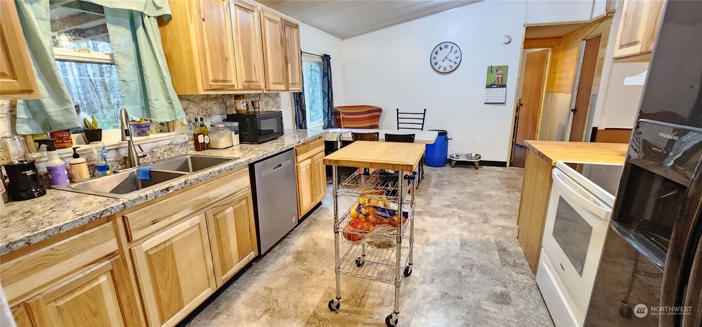 listing image 9368652776711097134