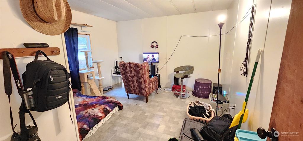 listing image 9366709789867750964