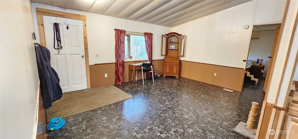 listing image 9364250072693070776