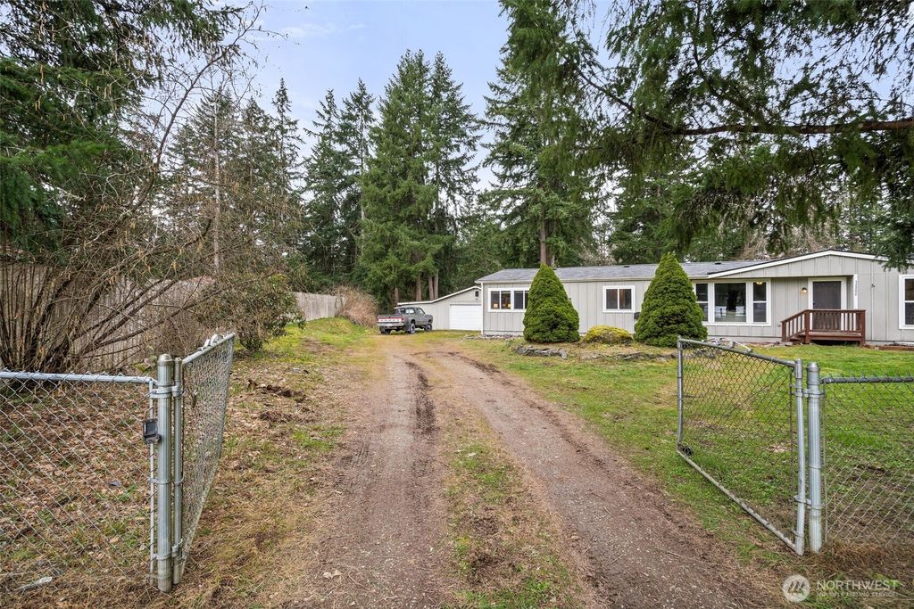 Photo of 32206 71st Avenue Avenue S, Roy, WA 98580 (MLS # 2486304)