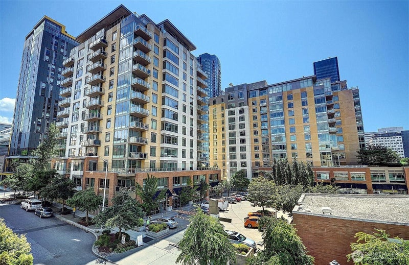 910 Lenora Street S1502