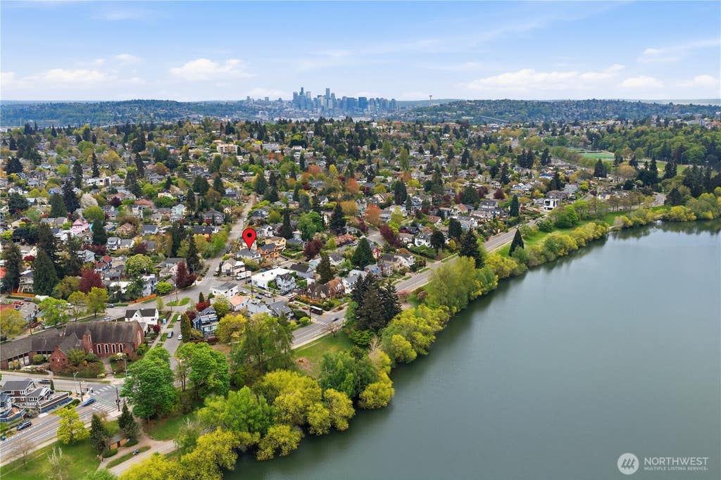 Photo of 6238 Woodlawn Avenue N, Seattle, WA 98103 (MLS # 2563849)