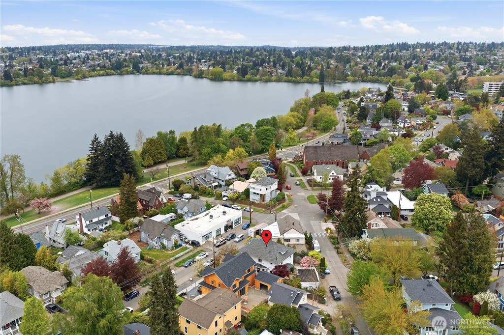 Photo of 6238 Woodlawn Avenue N, Seattle, WA 98103 (MLS # 2563849)